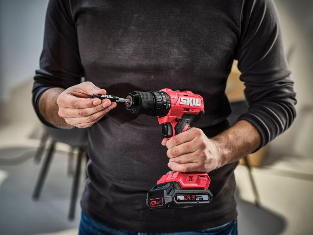 Skil 3021 RC bil og slagdrill m/batteri