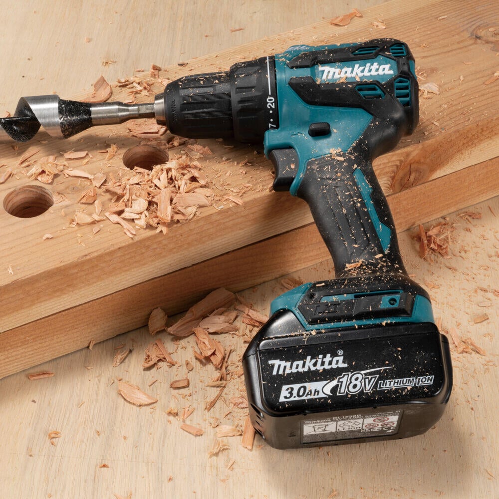 Makita DDF490WF 18V drill m/batteri