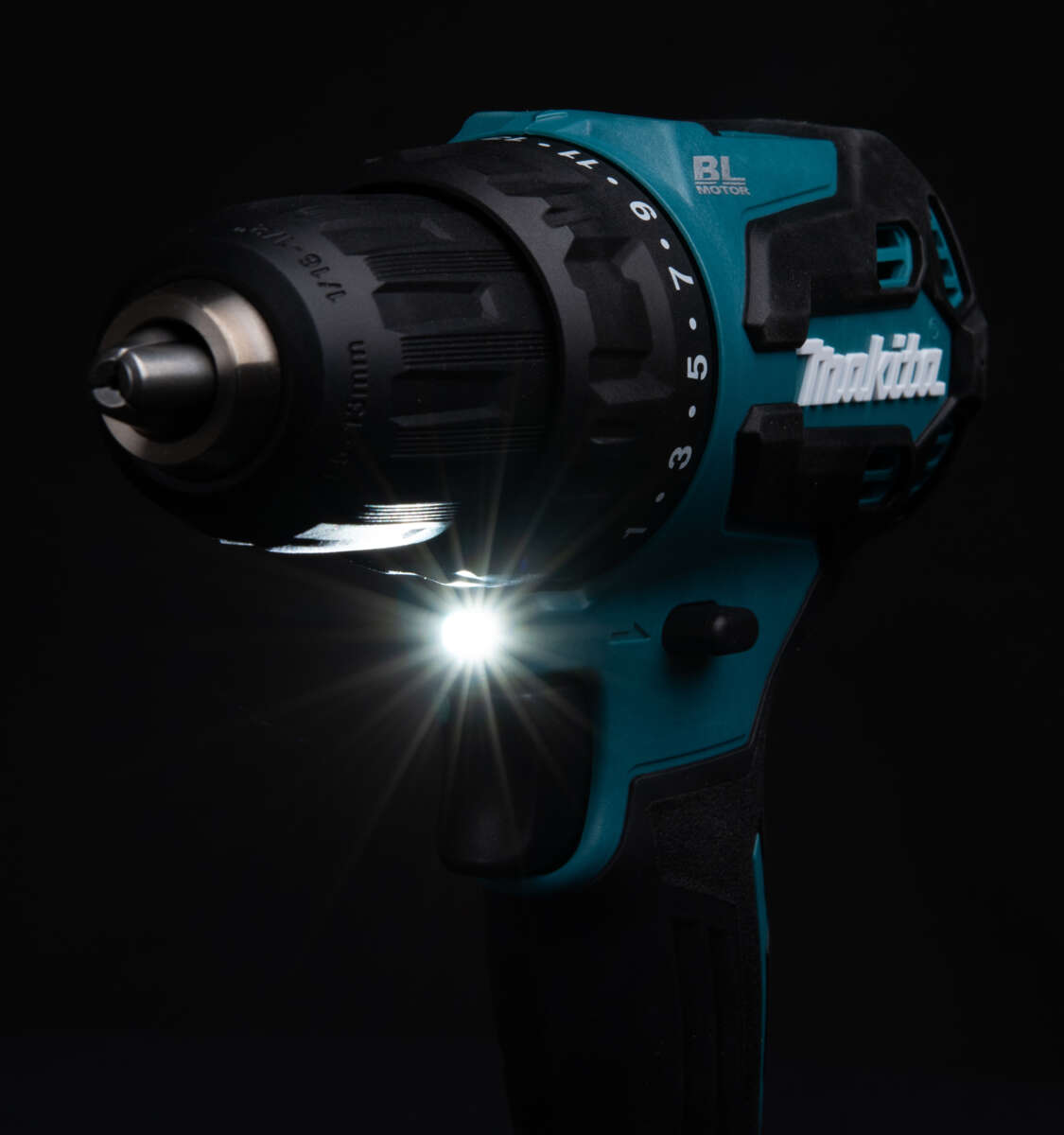 Makita DDF490RTJ 18 V borskrutrekker m/batteri