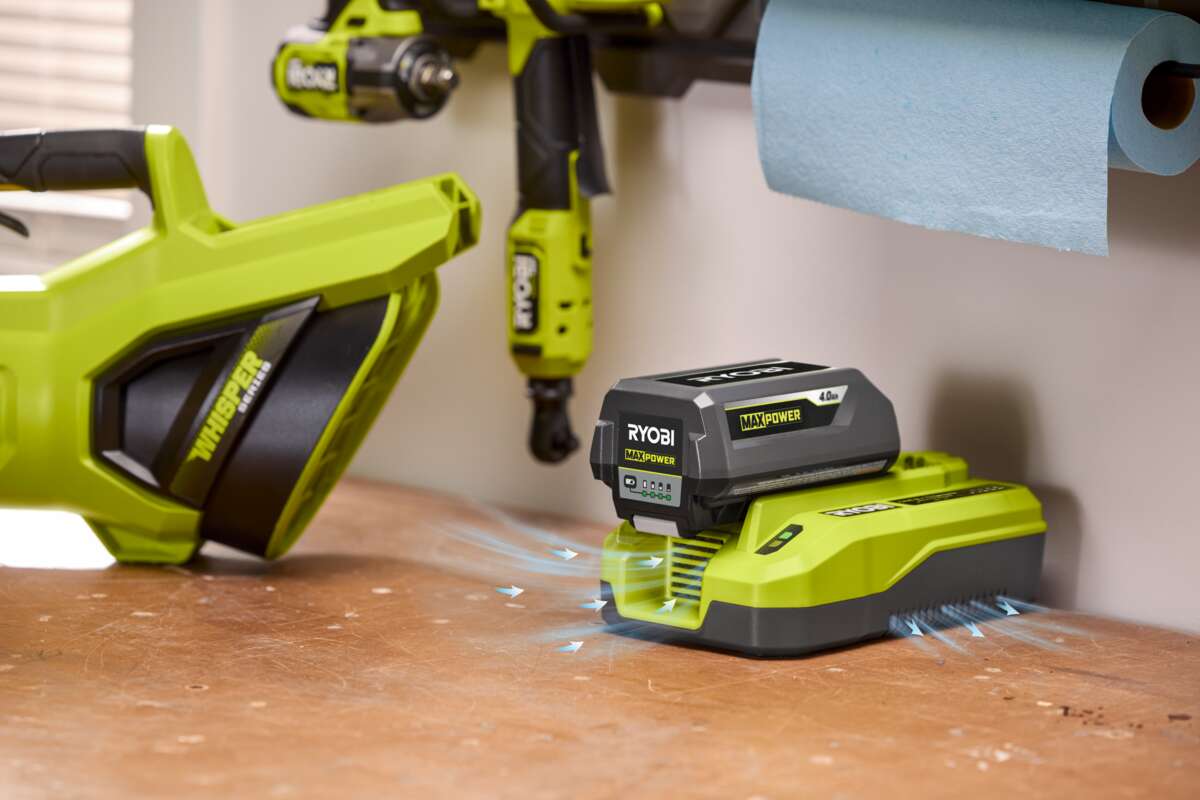 Ryobi ONE+™ og Max Power RC1836112 hurtiglader med dobbelspenning