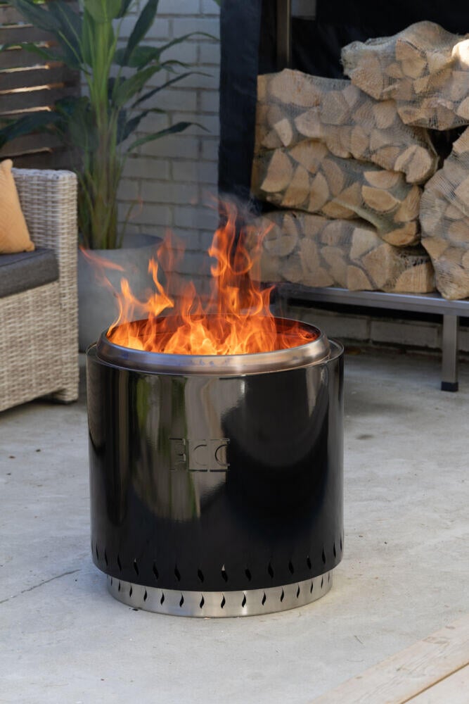 FCC Volcano medium svart emaljert båltønne