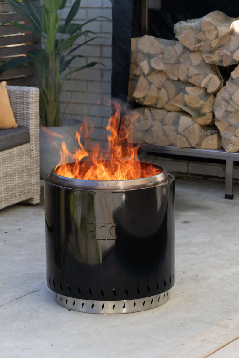 FCC Volcano medium svart emaljert båltønne