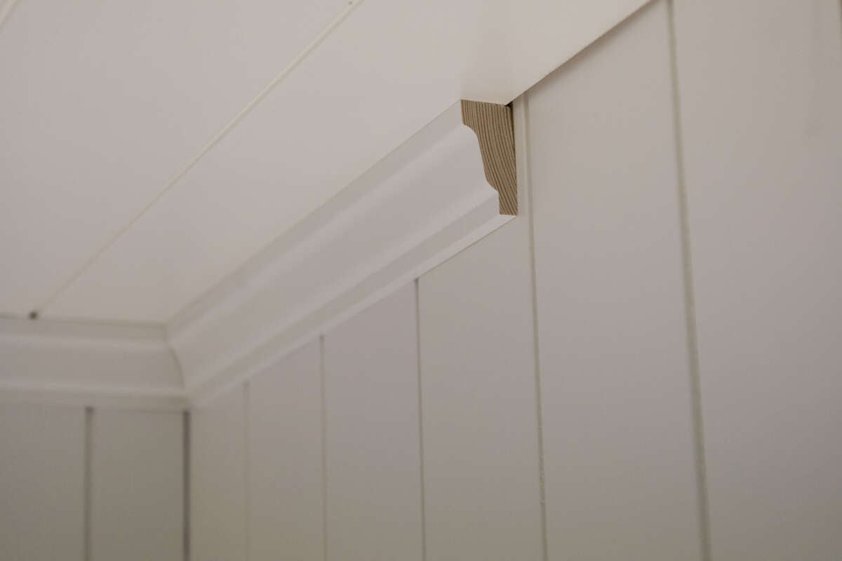 Combiwood 21x45x4400 taklist karnisprofil malt