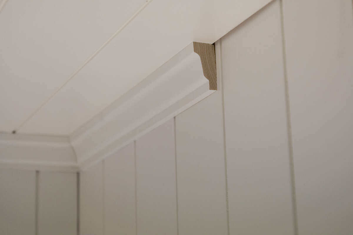 Combiwood 21x34x4400 taklist karnisprofil malt