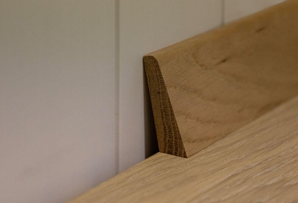 Combiwood 12x50x4400 gulvlist skrå eik lakkert