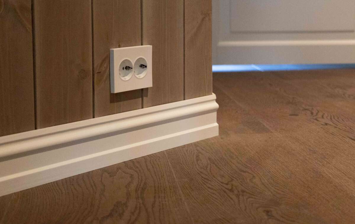 Combiwood 21x95x4400 gulvlist profil malt