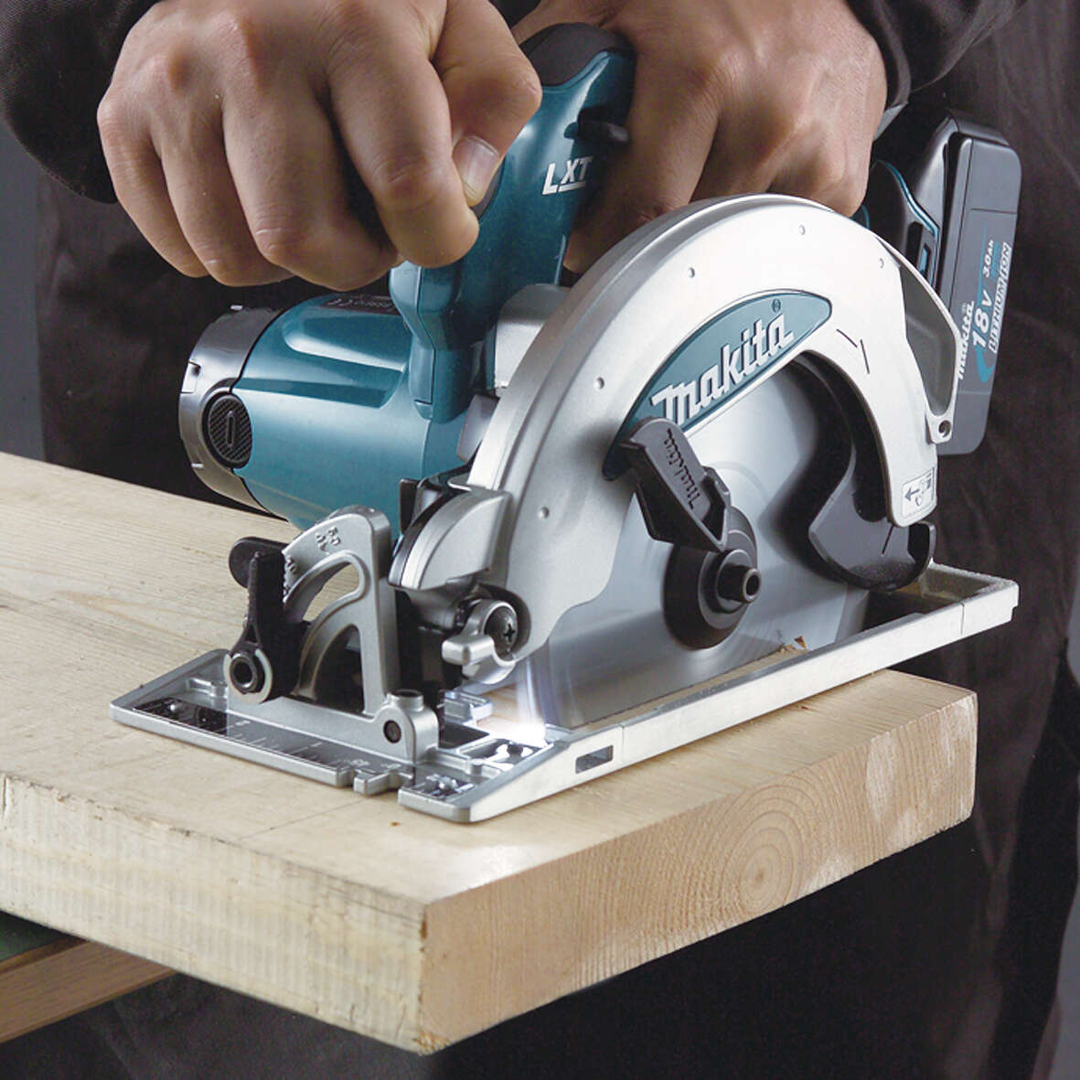 Makita DLX6038T verktøysett m/3 batterier