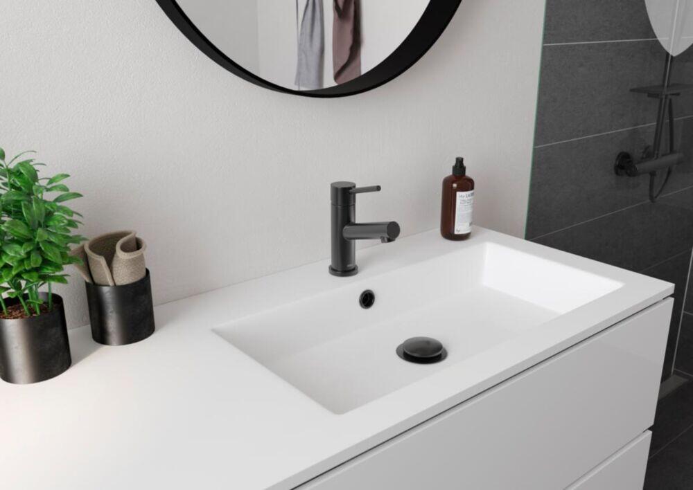 Adora Imperia blandebatteri servant