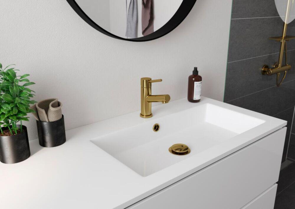 Adora Imperia blandebatteri servant