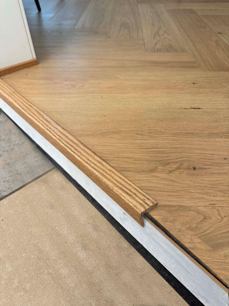 Combiwood 27x27x2700 vinkellist eik