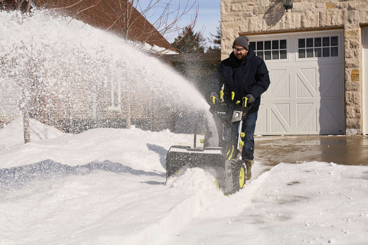 Ryobi Max Power RY36STX61A-460F snøfreser m/4 batterier