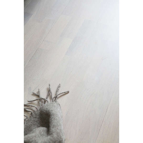 TreStjerner gulvlakk