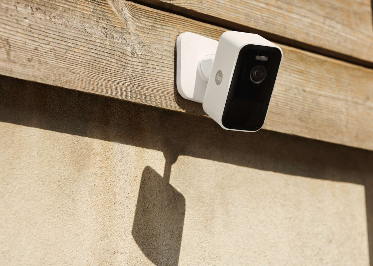 YALE SMART OUTDOOR CAMERA