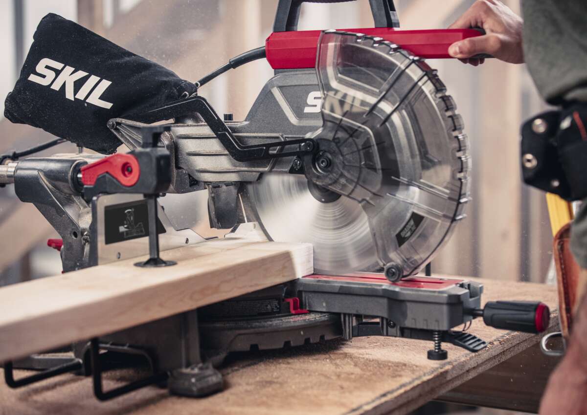 Skil 1321 AA 2000W kapp-og gjærsag