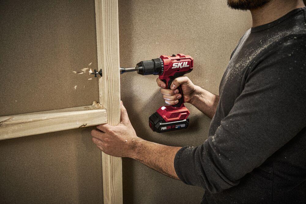 Skil 3011 HA drill/skrutrekker m/2 batterier