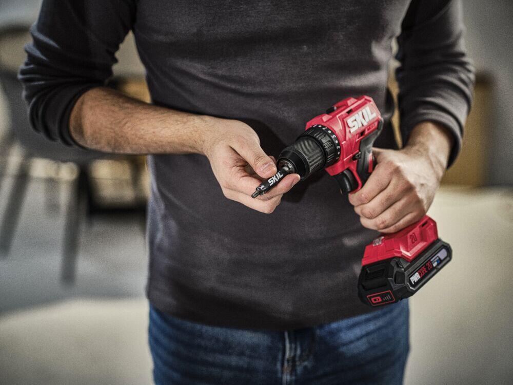 Skil 3011 HA drill/skrutrekker m/2 batterier