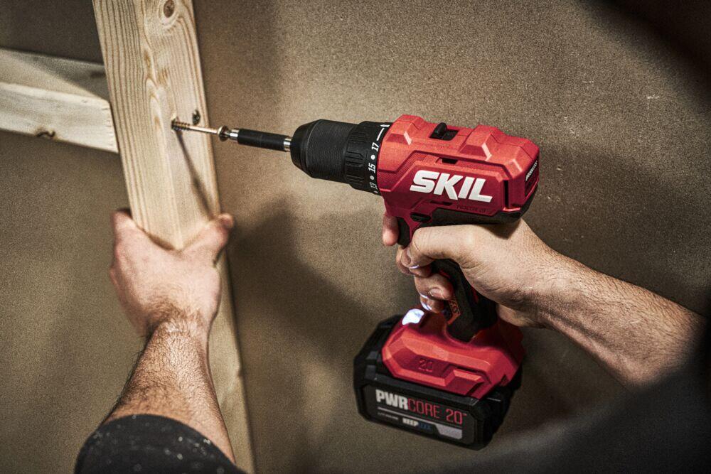 Skil 3011 HA drill/skrutrekker m/2 batterier