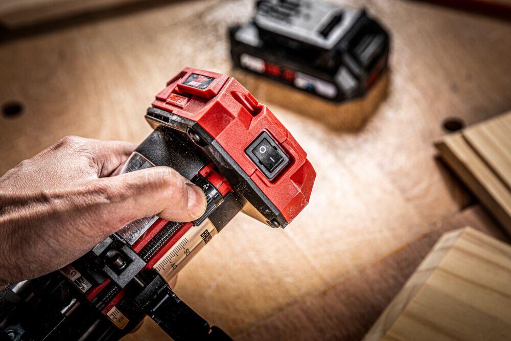 Skil 3170CA kantfreser u/batteri