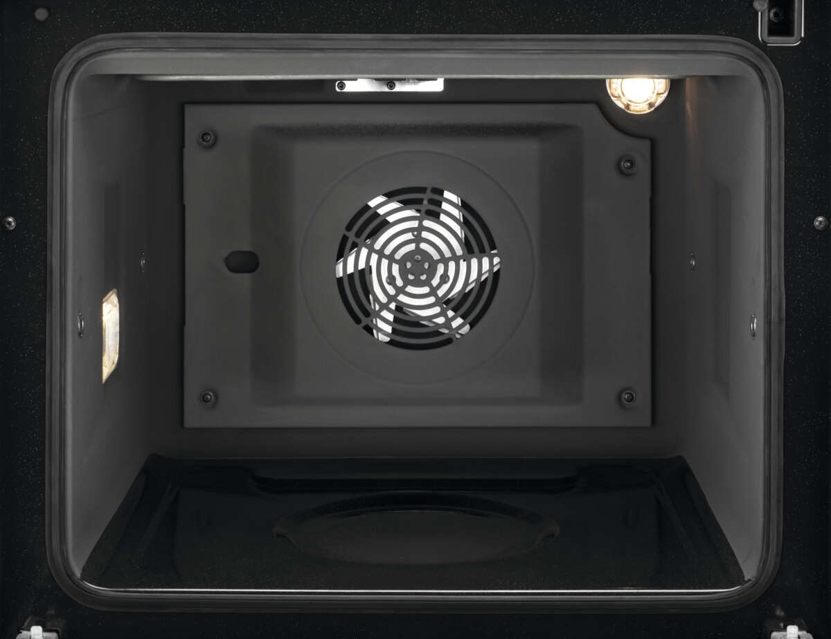 Electrolux SteamBake LKI66440NK komfyr