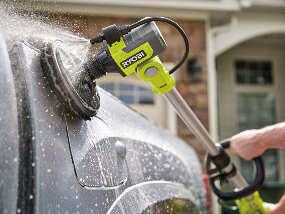 Ryobi RWTS18-0 18V ONE+™ Teleskopisk Rengjøringsbørste m/vanntilførsel