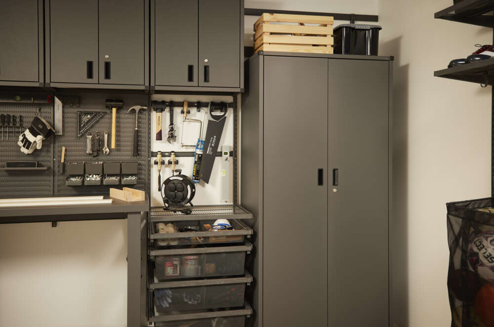 Elfa Garage+ graphite multiholder for oppbevaringstavle