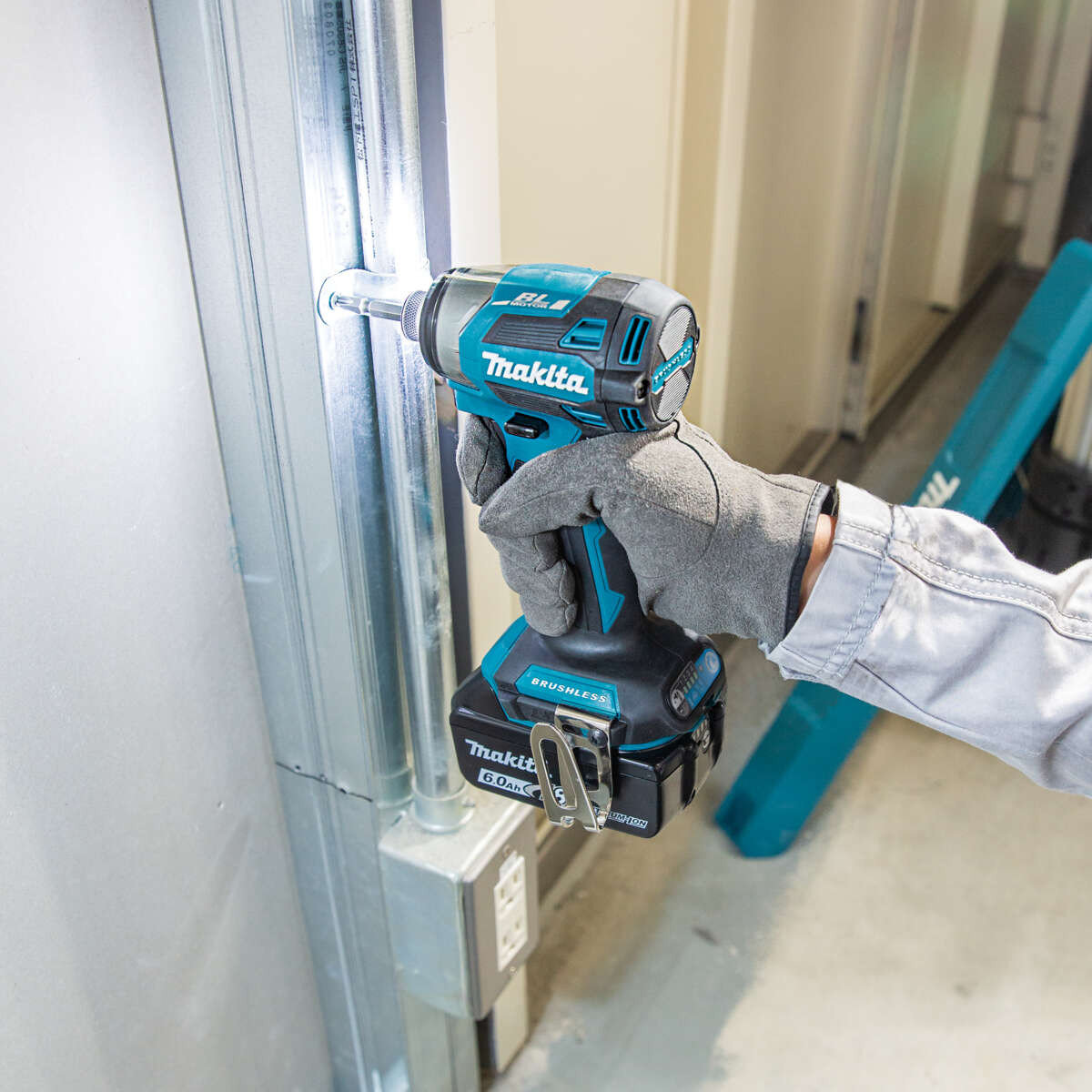 Makita DTD173ZJX2 slagskrutrekker u/batteri med bitssett