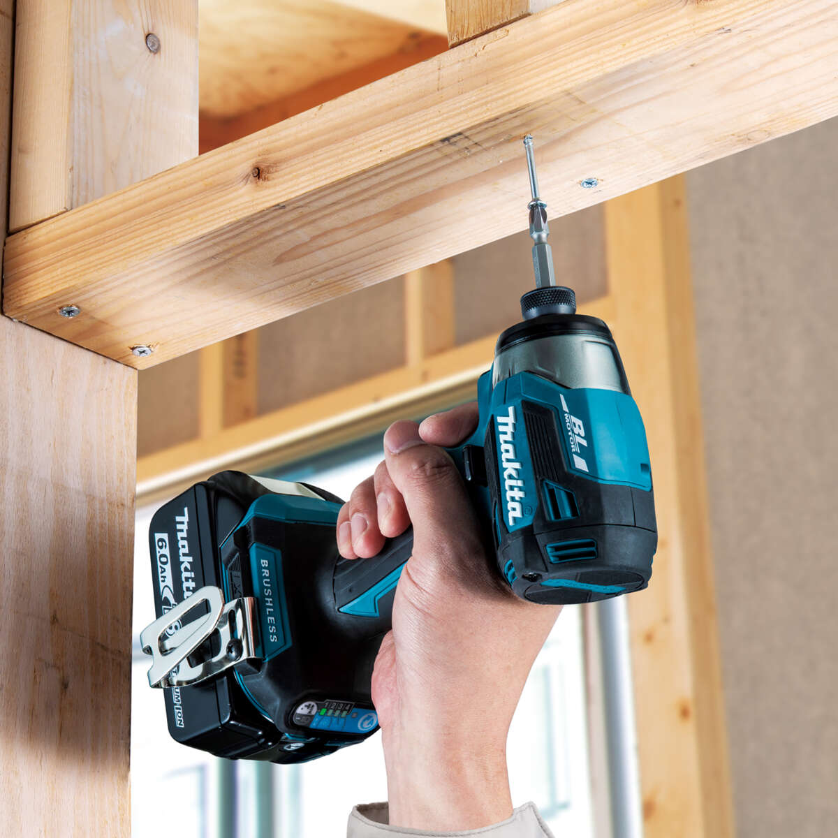 Makita DTD173ZJX2 slagskrutrekker u/batteri med bitssett