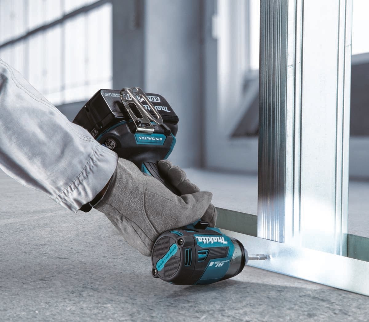 Makita DTD173ZJX2 slagskrutrekker u/batteri med bitssett