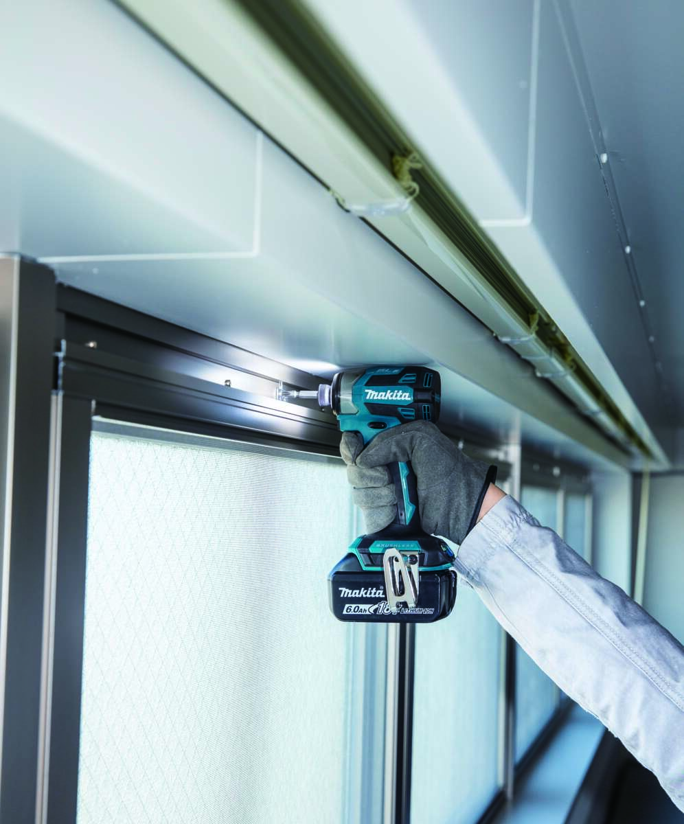 Makita DTD173ZJX2 slagskrutrekker u/batteri med bitssett