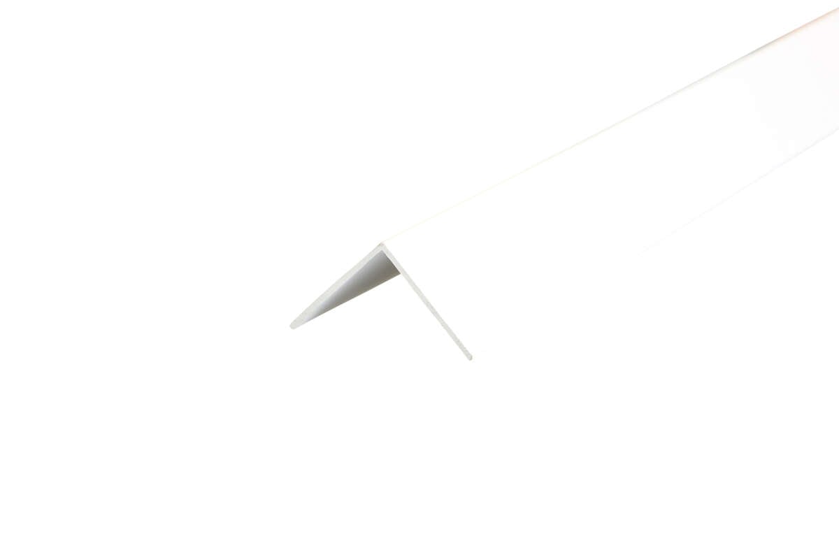 25x025x2600 Vinkellist PVC svart