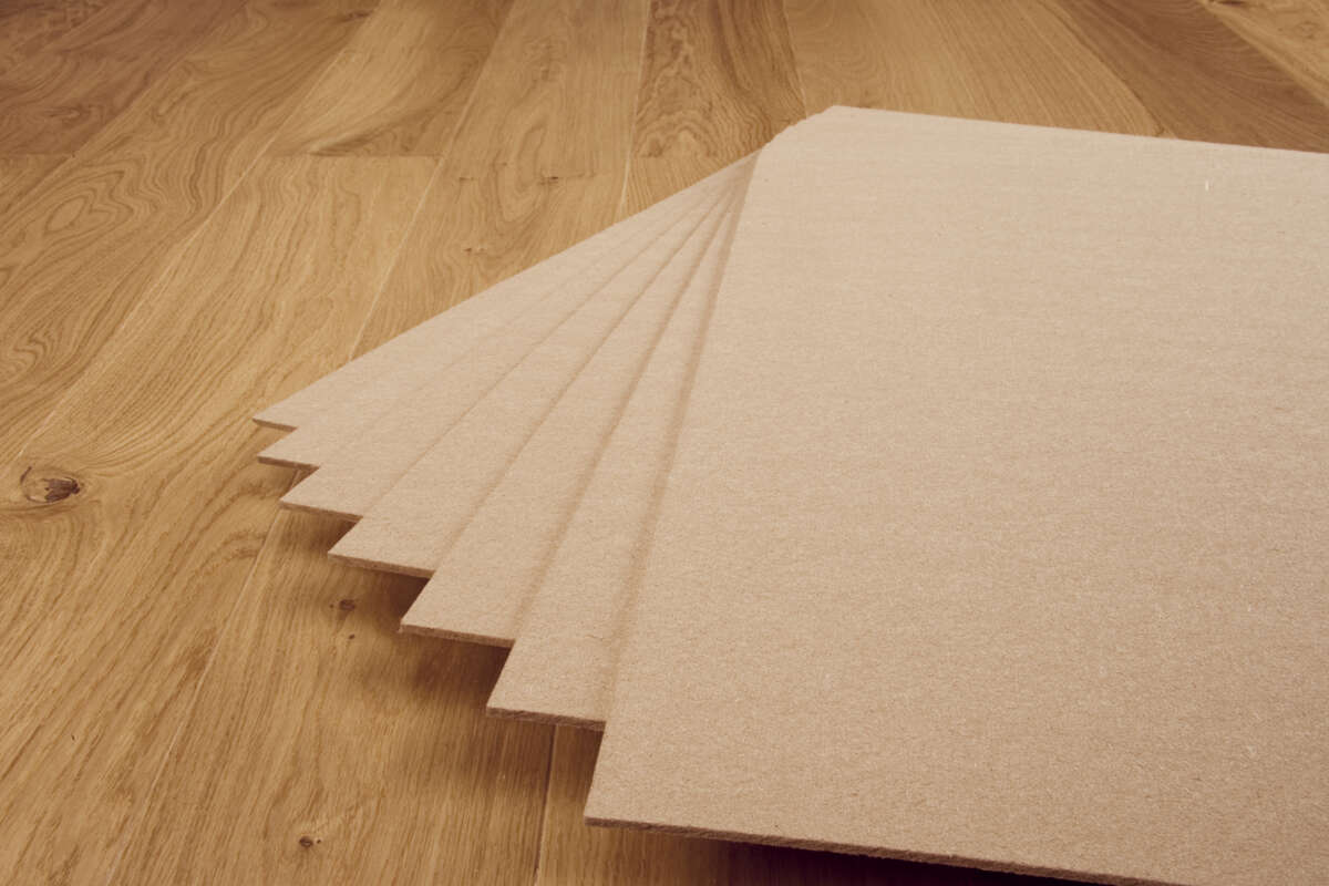 Pergo trinnlydsplate