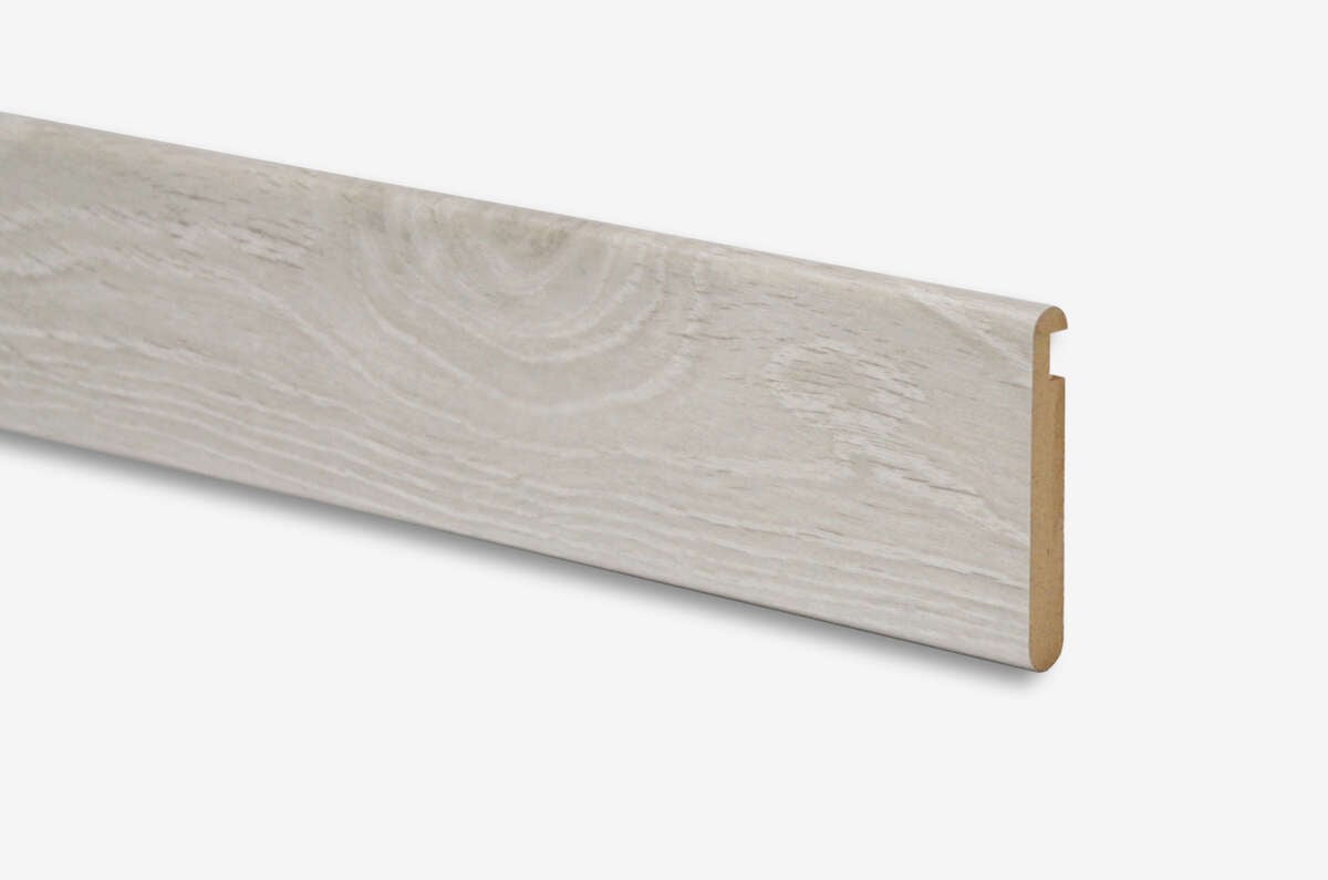 Trappefornyer - trinn D300 i laminat - lasert eik