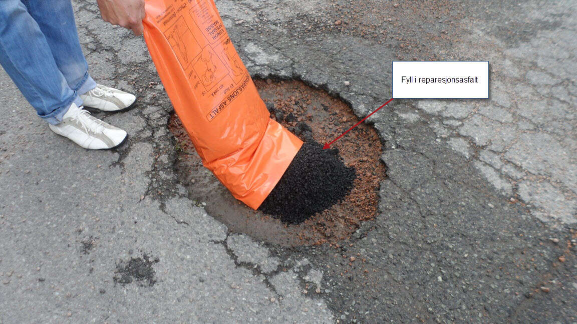 Reparasjonsasfalt i 25 kg. sekk