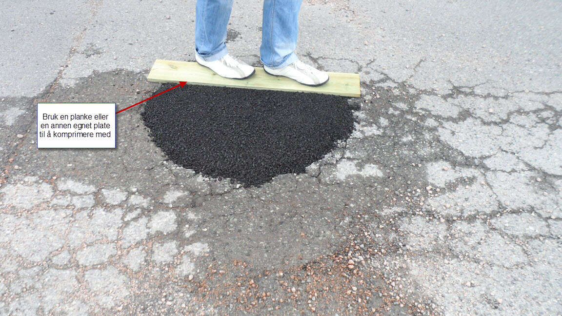 Reparasjonsasfalt i 25 kg. sekk