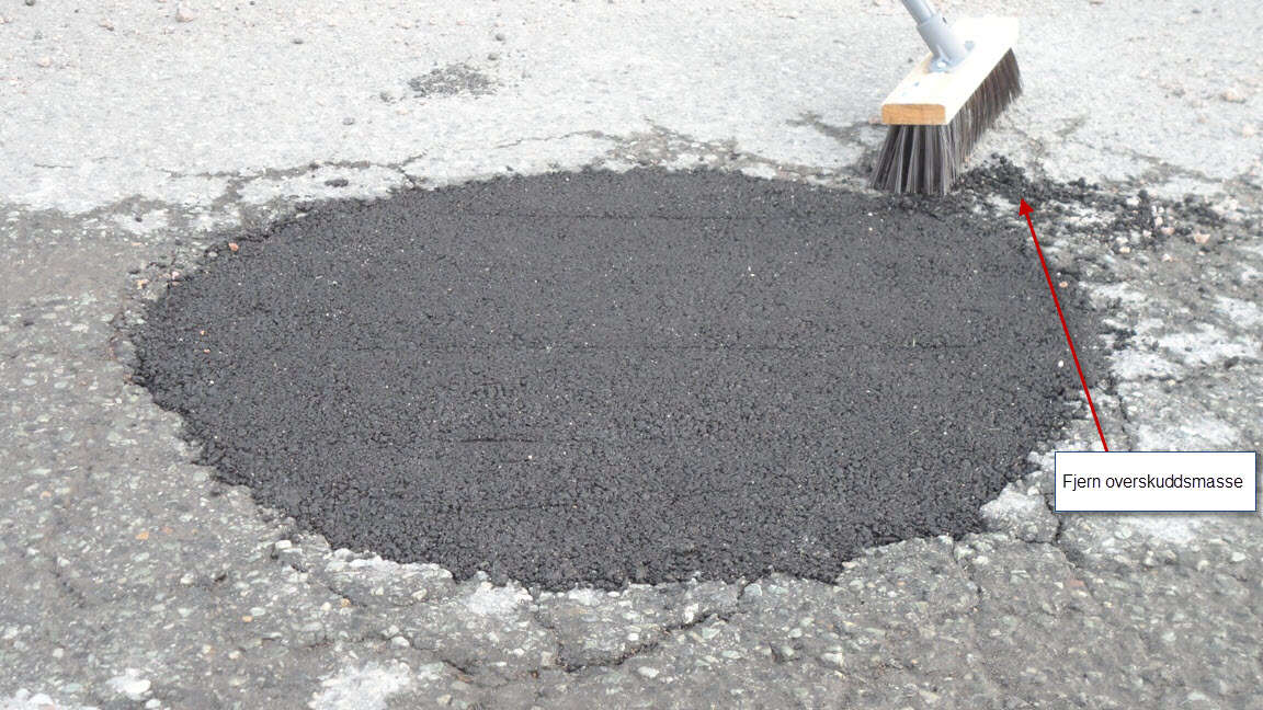 Reparasjonsasfalt i 25 kg. sekk