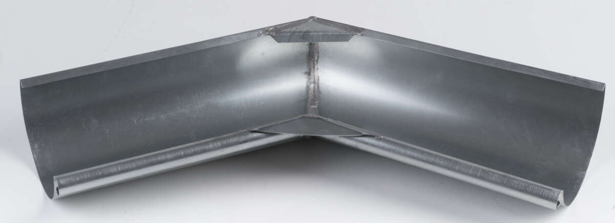 Isola Vinkel Innvendig 135 grader Zink 125mm for takrenne