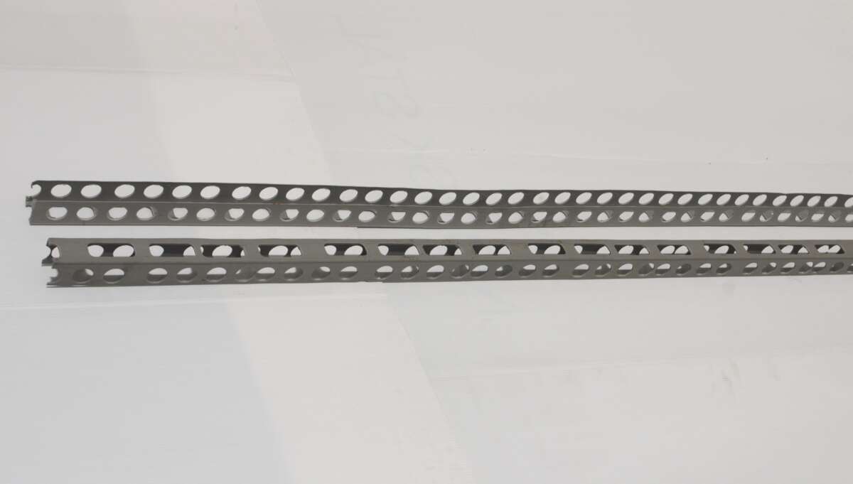 Avstandskanal i plast med høyde 50 mm