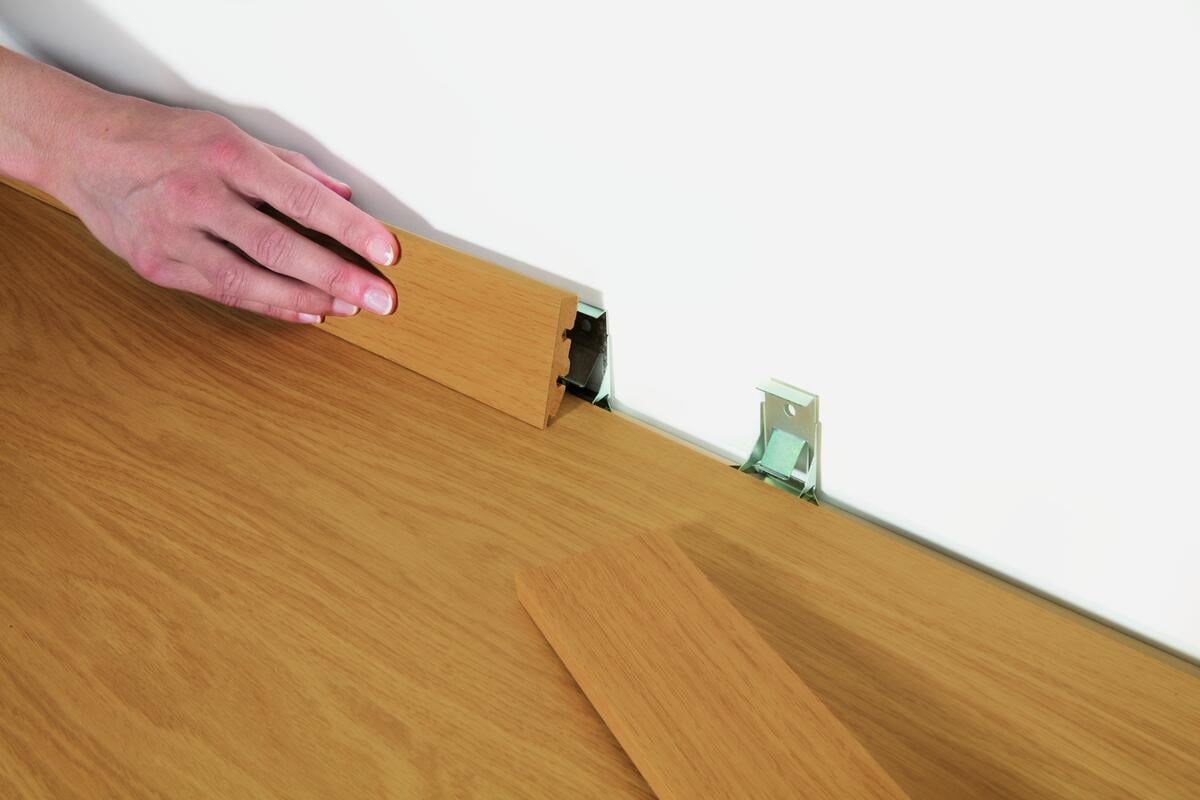 Pergo monteringsklips 8 mm for sokkellister