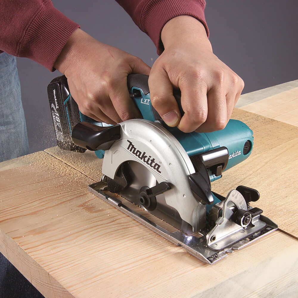 Makita Sirkelsag DSS501Z 136MM