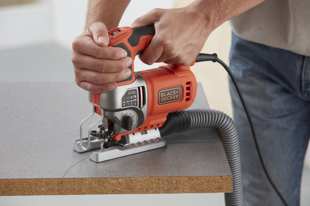 BLACK+DECKER BES610K Stikksag 650W 230V