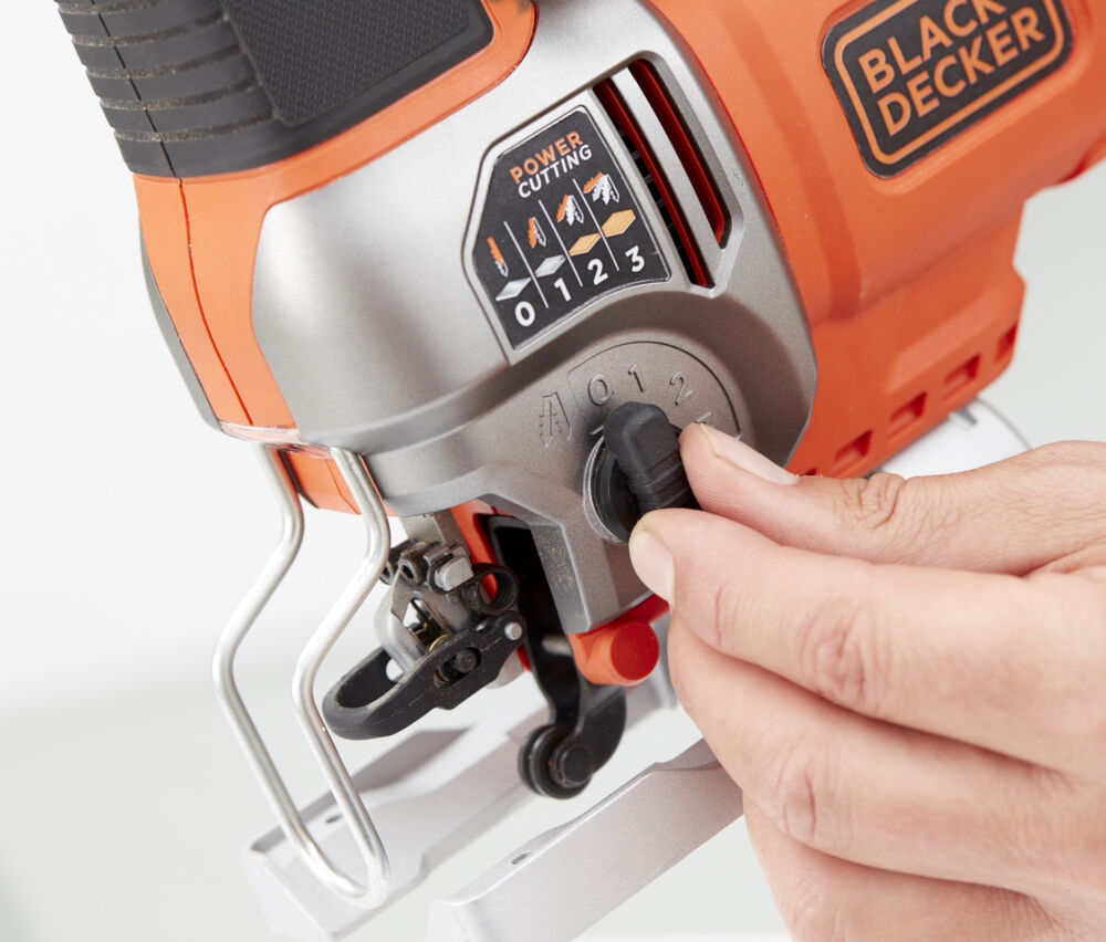 BLACK+DECKER BES610K Stikksag 650W 230V