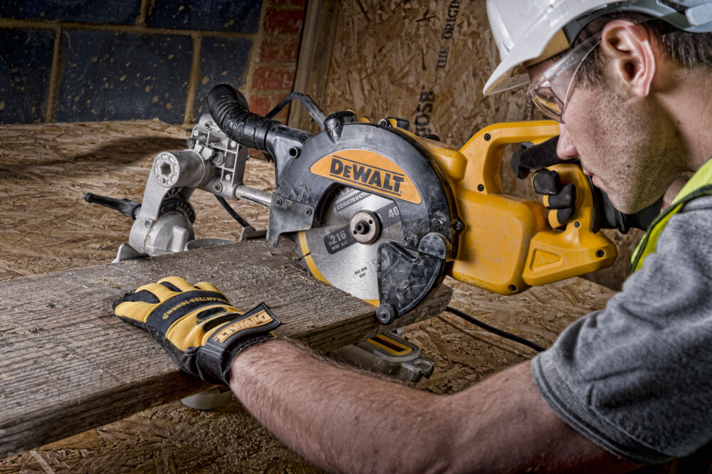 DeWalt DWS773 1300W kapp- og gjærsag