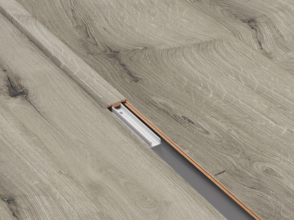 GYANT LIGHT GREY