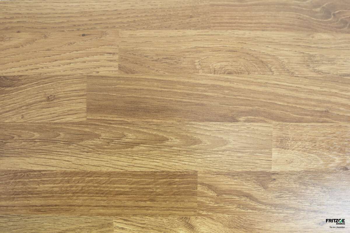 Level modnet eik 28x635x3020 mm benkeplate