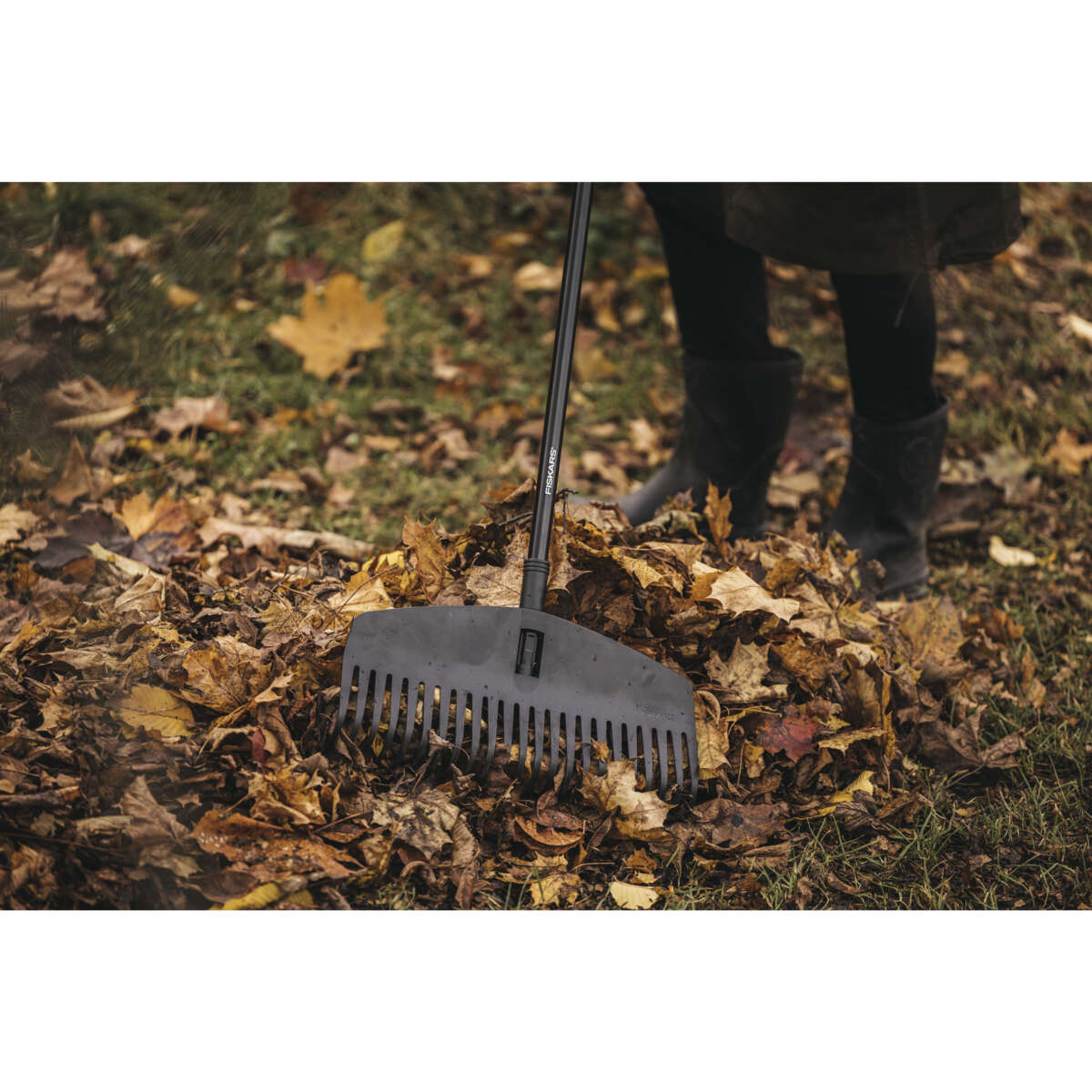 Fiskars Solid løvrive medium
