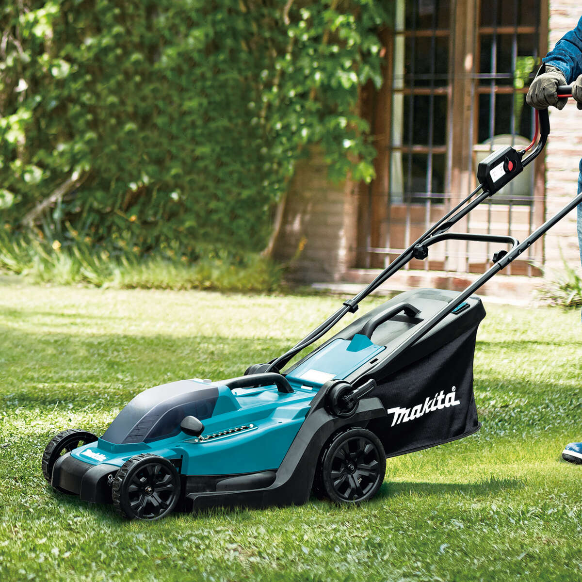 Makita DLM330SM gressklipper