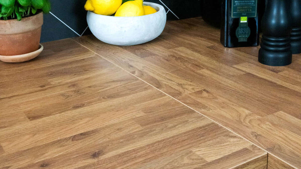 Level modnet eik 28x635x3020 mm benkeplate