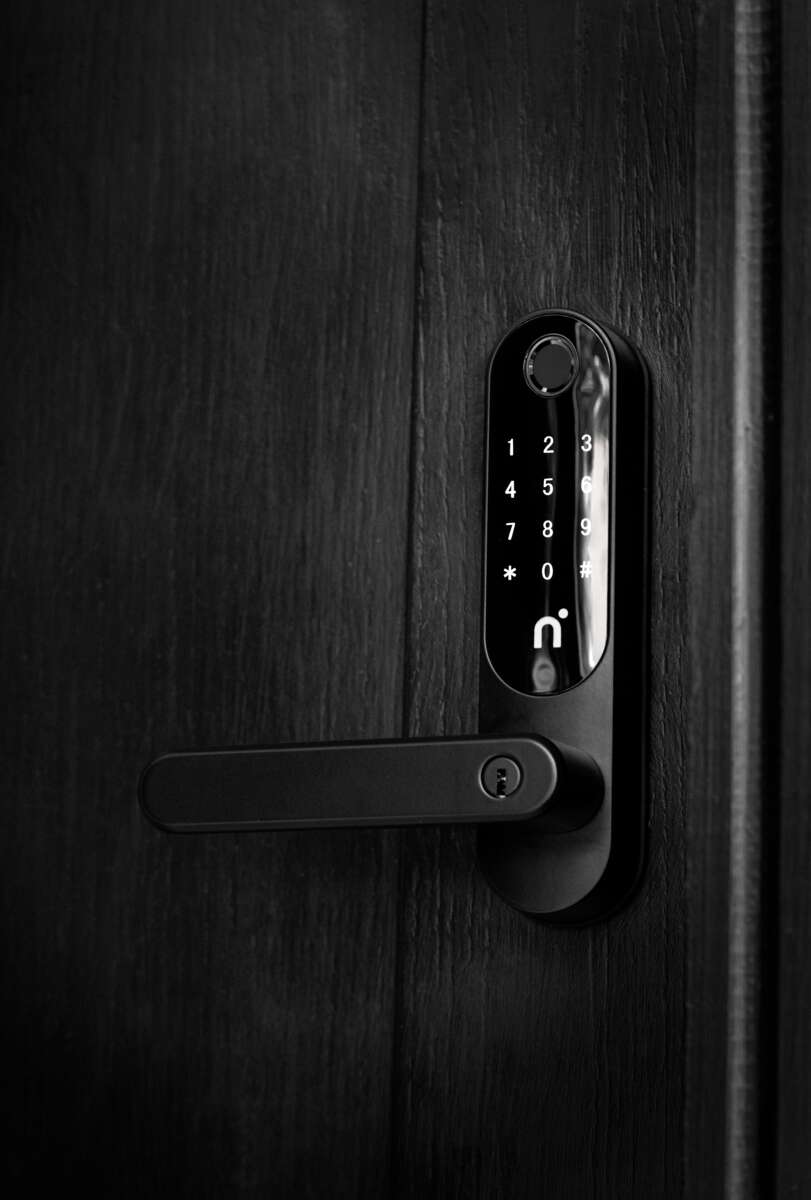 Nimly Touch Pro kode og fingeravtrykkslås