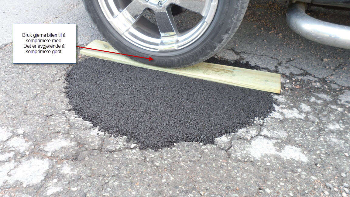 Reparasjonsasfalt i 25 kg. sekk