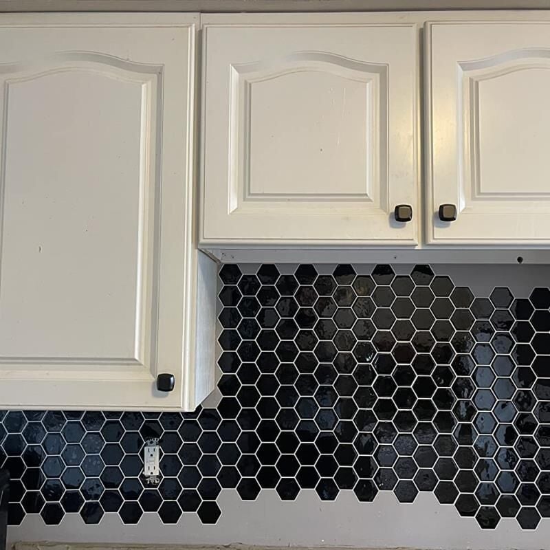 Selvklebende flis, svart Hexagon 10 pk.